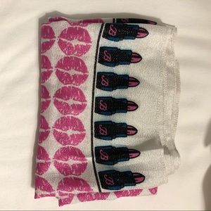 Betsey Johnson 💄💋 scarf